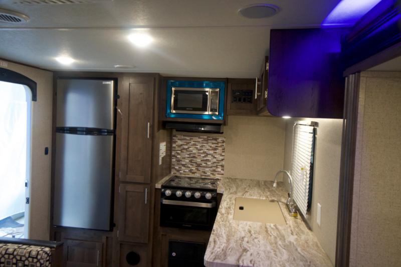 Shasta 25RK Travel Trailer Kitchen Microwave