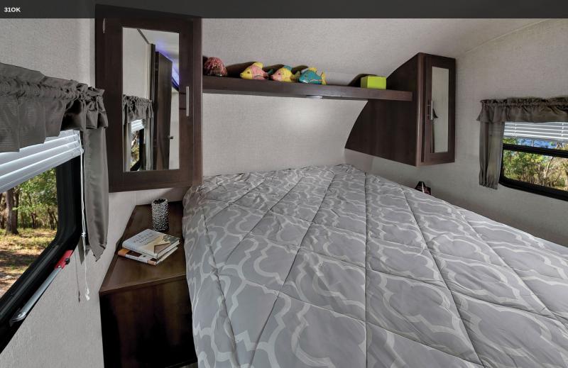 Shasta 30QB Travel Trailer Master Bedroom