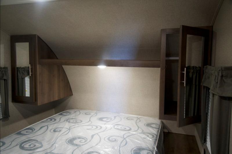 Shasta 21CK Travel Trailer Master Bedroom